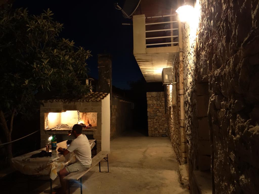 Holiday Home Milan Borje オレビック エクステリア 写真