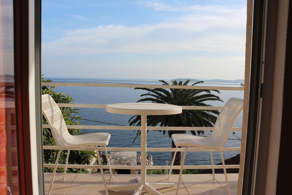 Holiday Home Milan Borje オレビック 部屋 写真