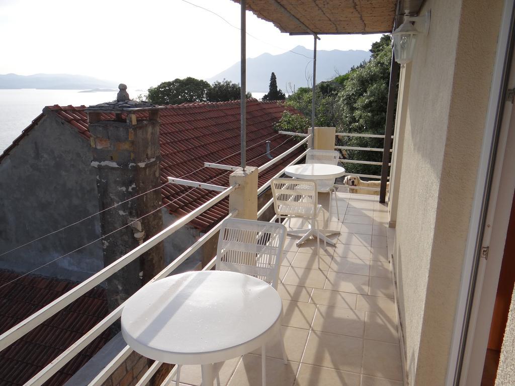 Holiday Home Milan Borje オレビック 部屋 写真